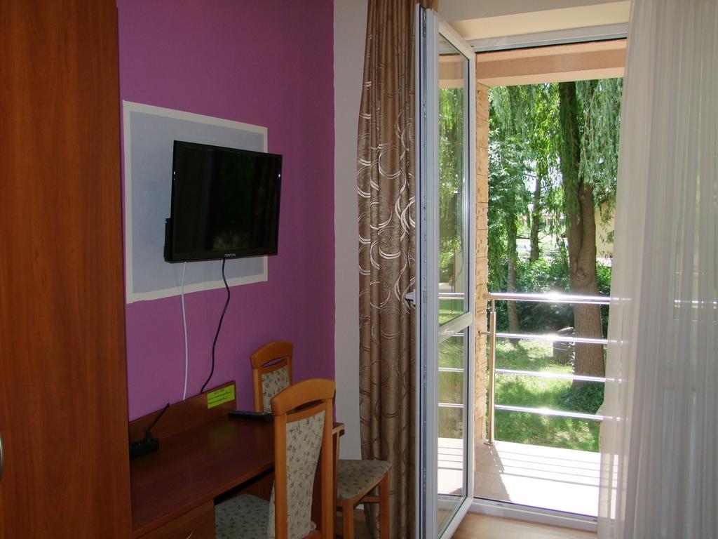 Warnenczyka 85A Bezplatny Parking, Faktura, Prywatna Lazienka, Klimatyzacja Homestay Rzeszow