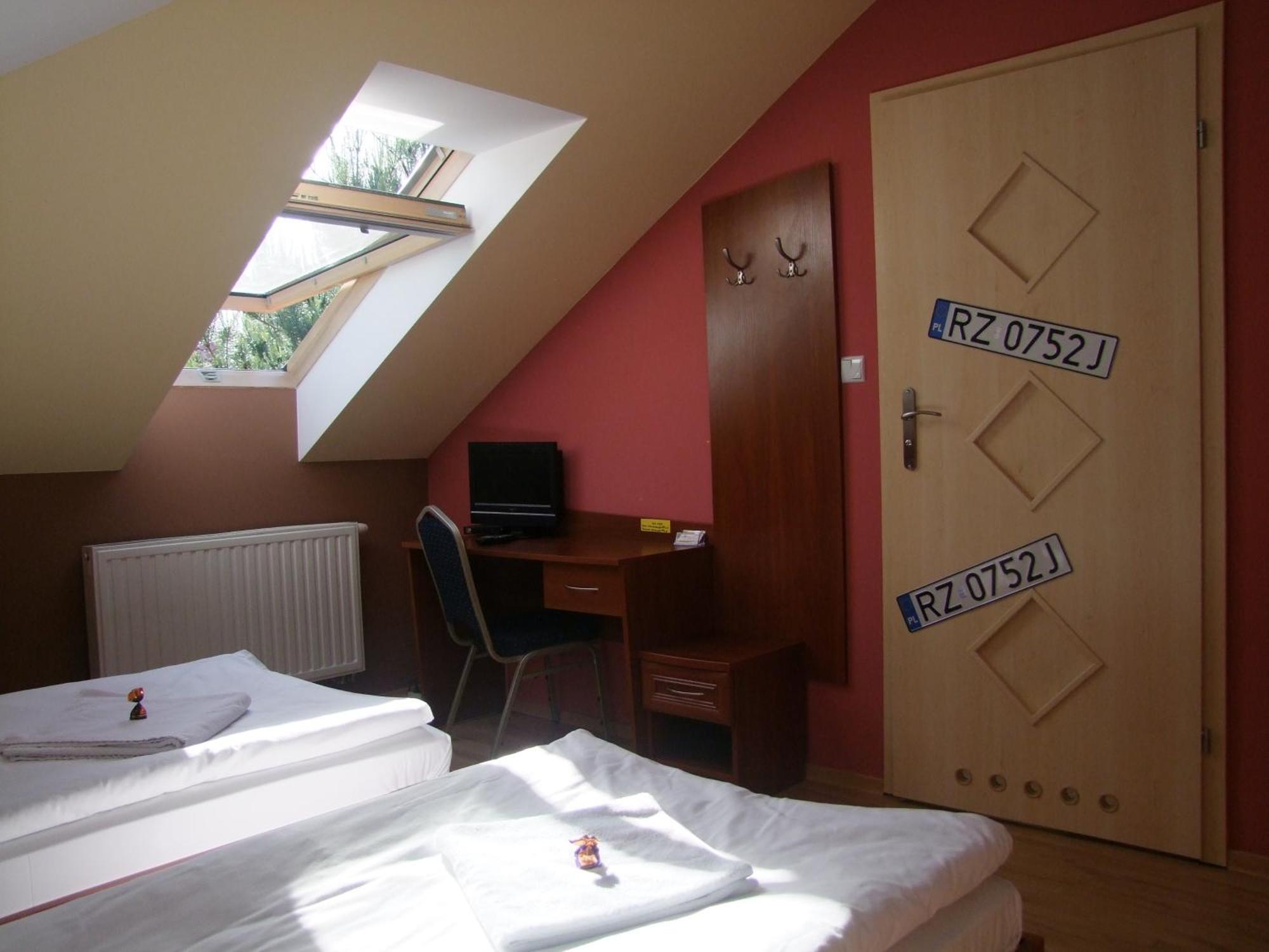 Homestay Warnenczyka 85A Bezplatny Parking, Faktura, Prywatna Lazienka, Klimatyzacja Rzeszow