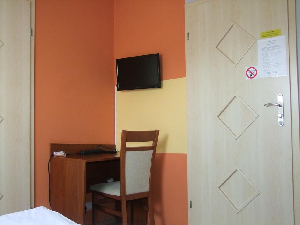 Warnenczyka 85A Bezplatny Parking, Faktura, Prywatna Lazienka, Klimatyzacja * Rzeszow