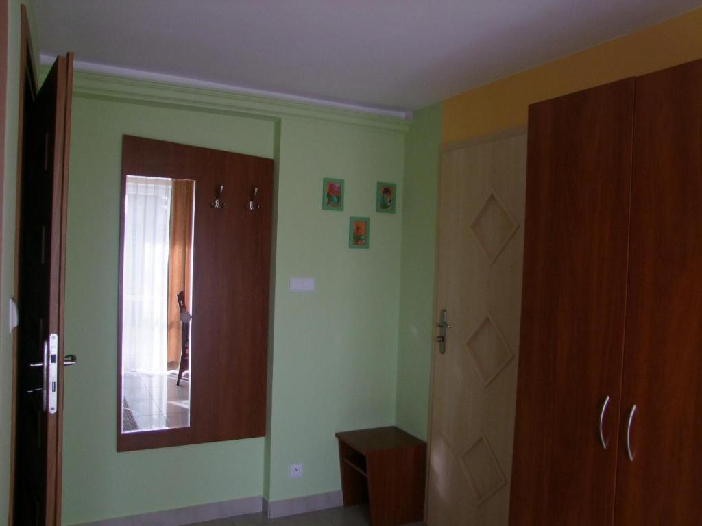 Warnenczyka 85A Bezplatny Parking, Faktura, Prywatna Lazienka, Klimatyzacja Homestay Rzeszow
